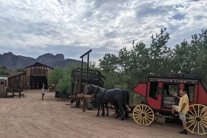 Apache Trail with Dolly Steamboat - From Phoenix to Apache Trail in a single smooth day