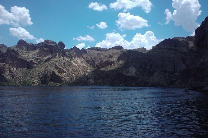 Apache Trail with Dolly Steamboat - Tortilla Flat: a lunch break that actually feels like a stop, not a chore