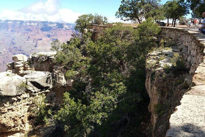 One-Day Private Grand Canyon National Park/Sedona tour from Phoenix-Scottsdale - Camp Verde Visitor Center: A Quick Reset Stop