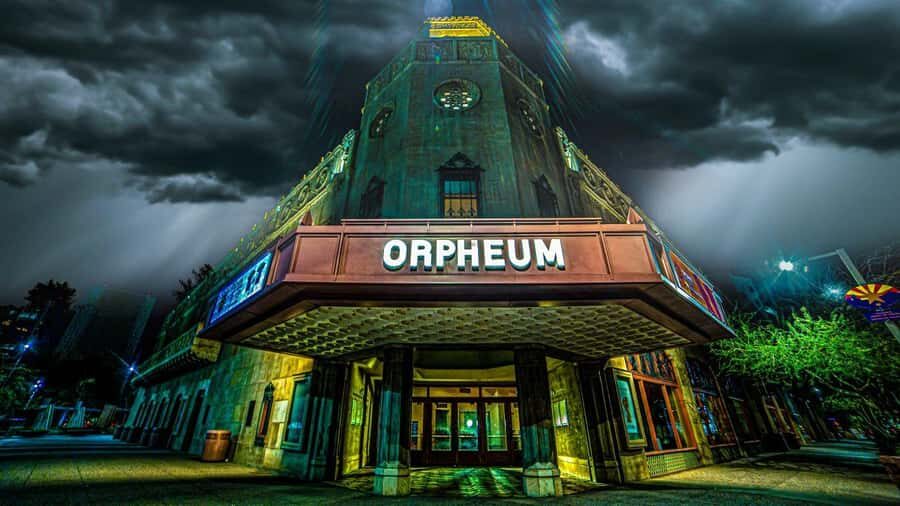 Phoenix: Ghosts & Poltergeists Guided Haunted Walking Tour - Hotel San Carlos: the stop most people expect to feel first