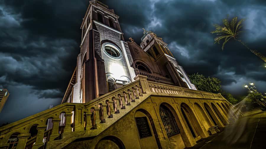 Phoenix: Ghosts & Poltergeists Guided Haunted Walking Tour - Timing reality: 1 hour on the ticket, sometimes longer in real life