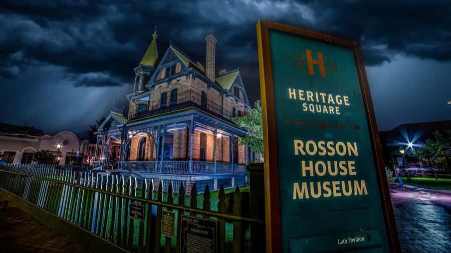 Phoenix: Ghosts & Poltergeists Guided Haunted Walking Tour - Meeting at Teeter House: how to not lose the lantern guide