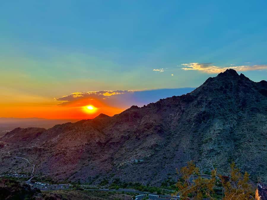 Phoenix: Sonoran Desert Guided Sunset Hike - Gear and comfort: what’s provided and what you should bring