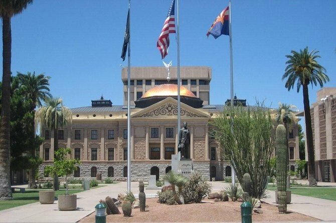 Private 4 Hour City Highlights Tour of Phoenix / Scottsdale - Arizona Biltmore to Wrigley Mansion: Glam Meets Local Backstory