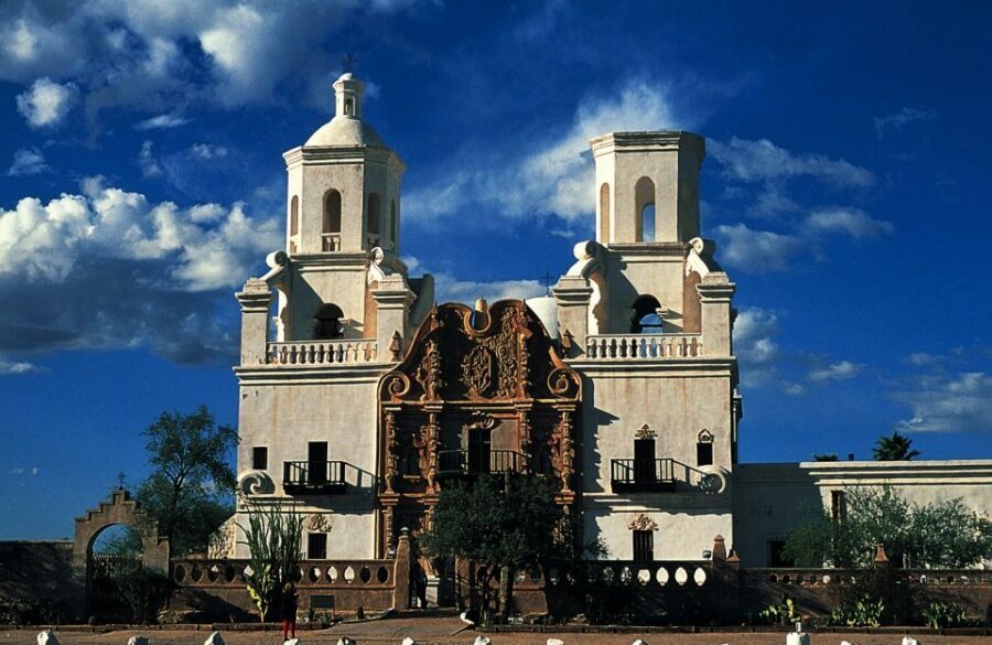 Private Guided tour of Tombstone and San Xavier del Bac - Big Nose Kate’s Saloon: old-town fun with a real sense of place
